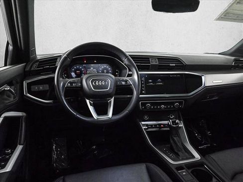Used 2023 Audi Q3 2.0T Premium w/ Convenience Package AWD/4WD image 19