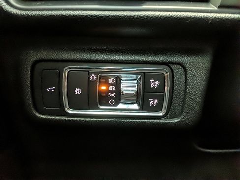 Used 2020 Lincoln Corsair Reserve w/ Equipment Group 201A image 26