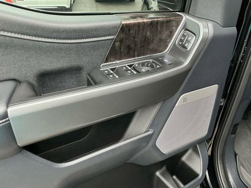 Used 2025 Ford F250 Lariat w/ Chrome Package AWD/4WD image 16