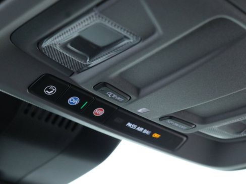 Used 2024 Chevrolet Silverado 1500 LT image 22