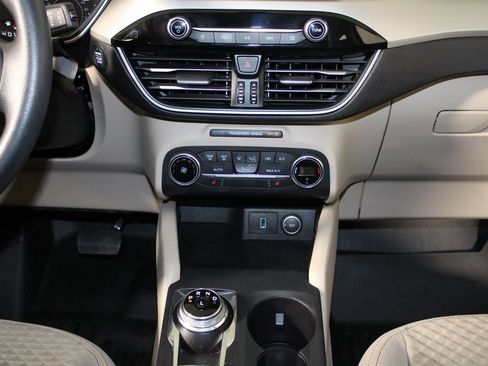 Certified 2020 Ford Escape SE image 16