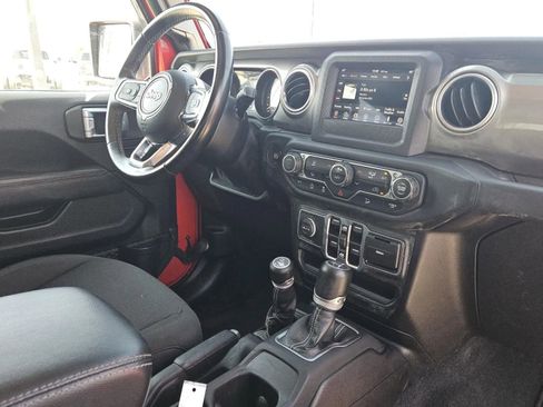 Used 2020 Jeep Wrangler Unlimited Sahara image 29