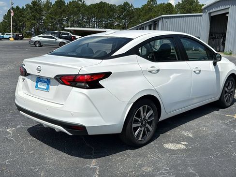 Used 2025 Nissan Versa SV FWD image 7