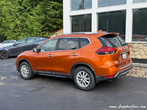 Used 2017 Nissan Rogue SV w/ Sun & Sound Touring Package AWD/4WD image 2