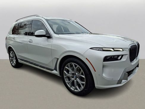 Certified 2024 BMW X7 xDrive40i w/ Premium Package image 3