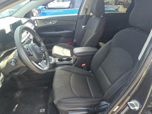 Used 2020 Kia Forte LXS FWD image 7
