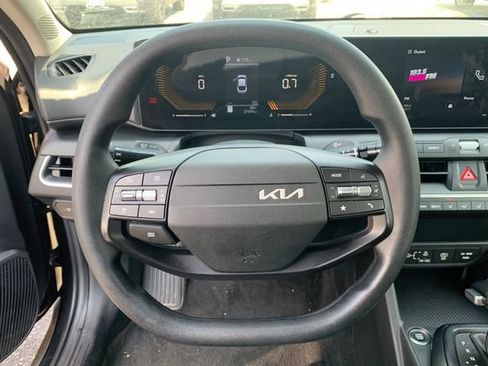 Used 2025 Kia K4 FWD image 24