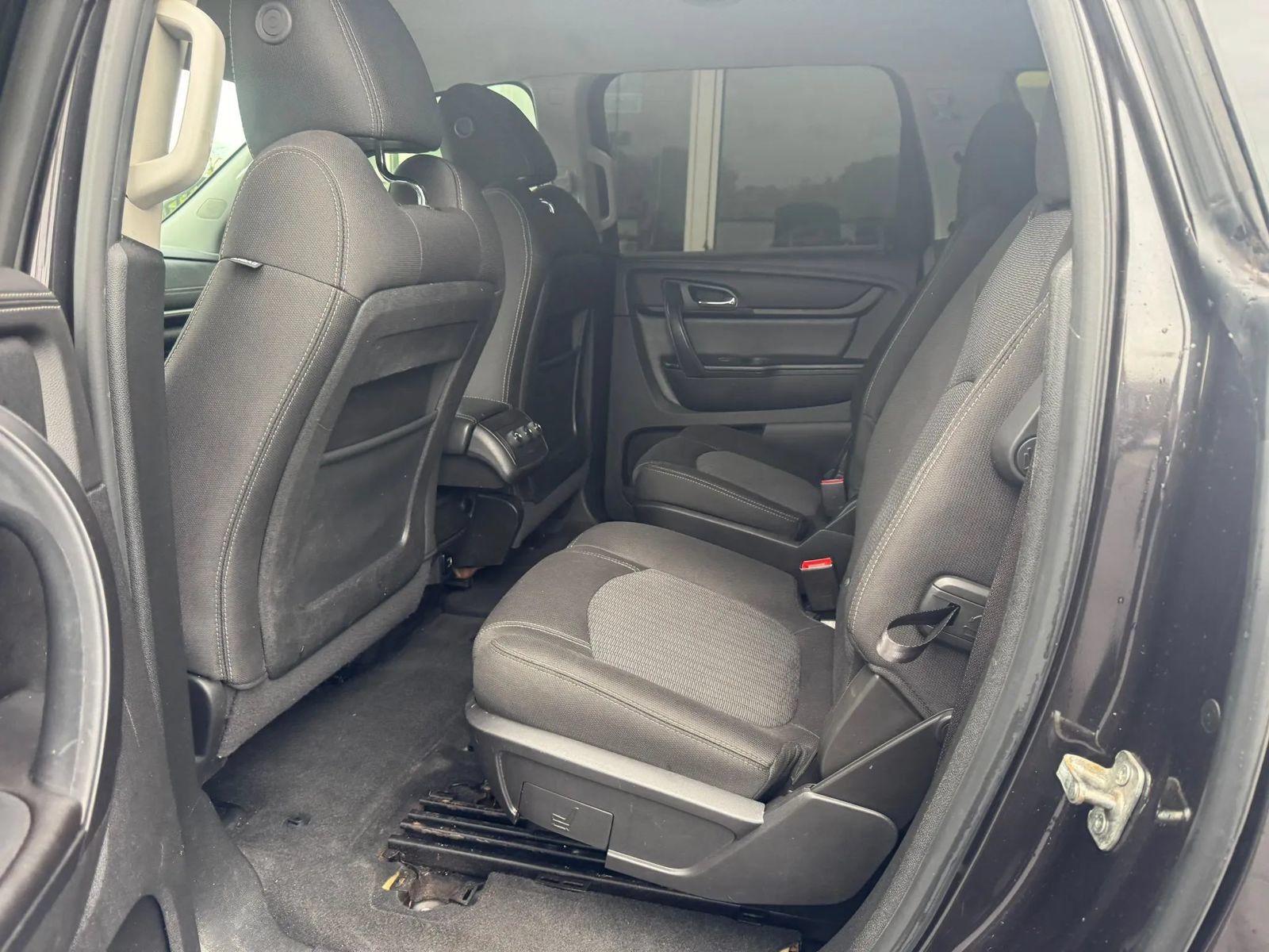 Used 2017 Chevrolet Traverse LT FWD image 11