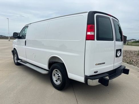 Used 2025 Chevrolet Express 2500 w/ Driver Convenience Package RWD image 34