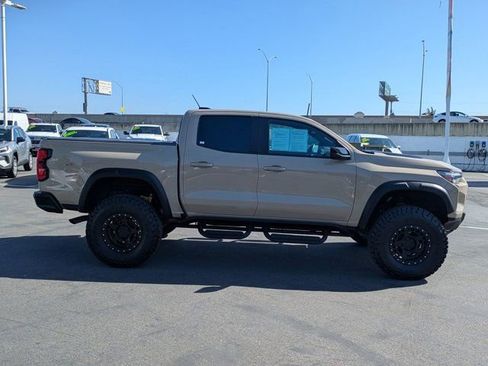 Used 2023 Chevrolet Colorado ZR2 w/ ZR2 Convenience Package III image 4