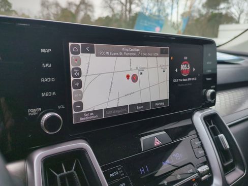 Used 2023 Kia Sorento EX image 14