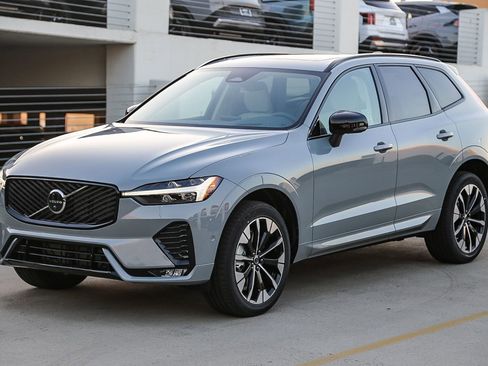 New 2026 Volvo XC60 B5 Ultra image 3