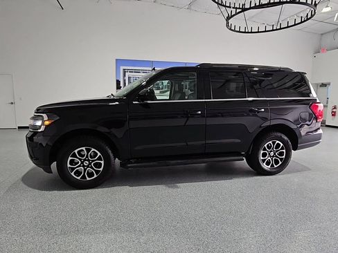 Used 2024 Ford Expedition XLT RWD image 5