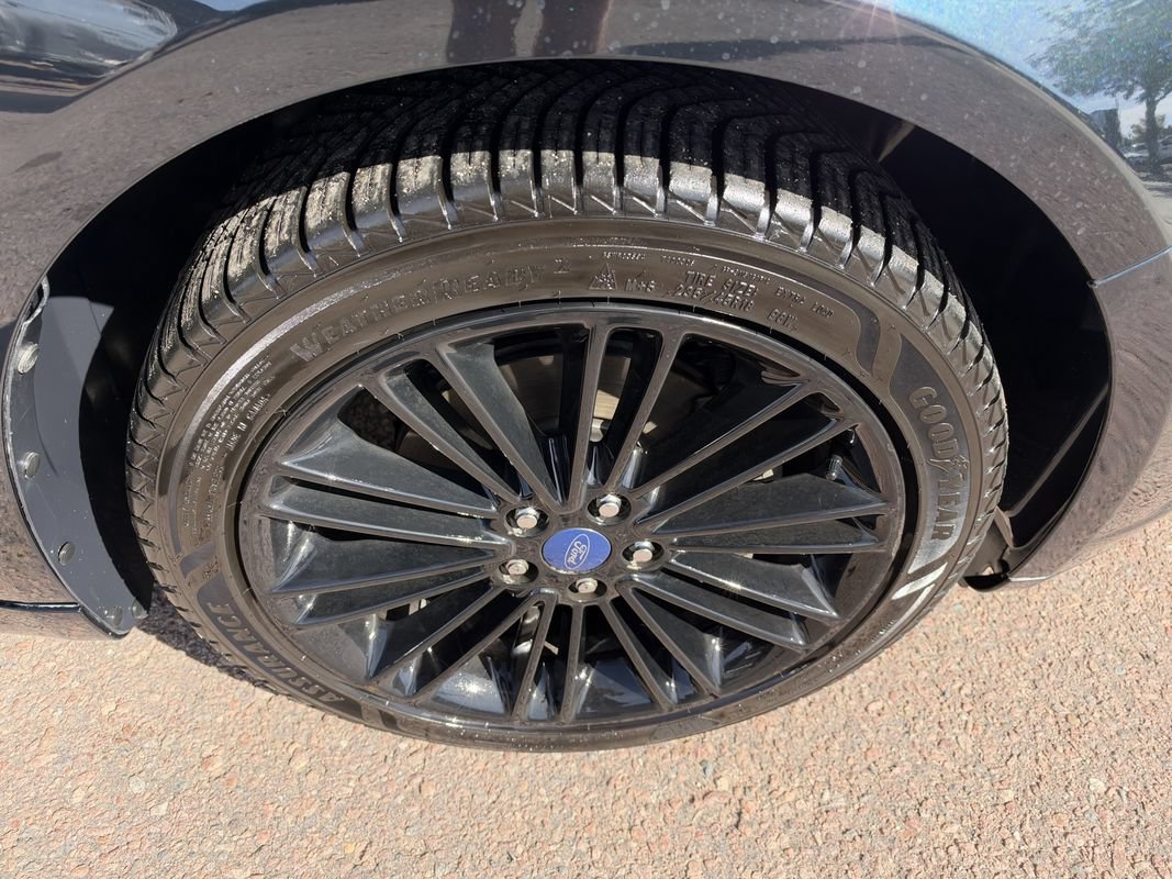 Used 2014 Ford Fusion SE w/ Equipment Group 202A FWD image 14