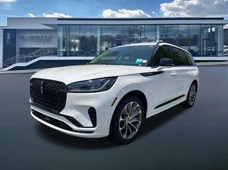 New 2026 Lincoln Aviator 2WD w/ Jet Appearance Package video 3