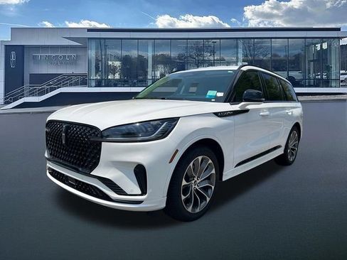 New 2026 Lincoln Aviator 2WD w/ Jet Appearance Package image 3