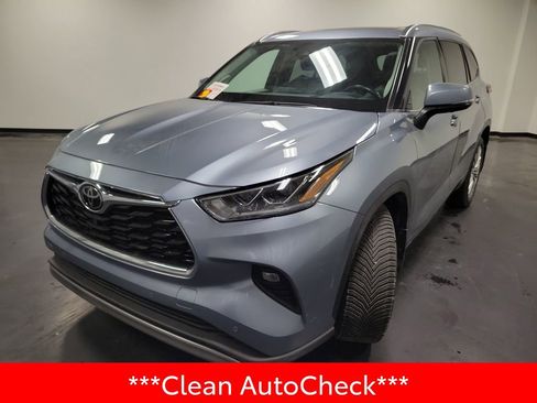 Used 2022 Toyota Highlander Platinum image 4