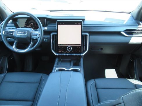 Used 2025 GMC Acadia Elevation FWD image 12