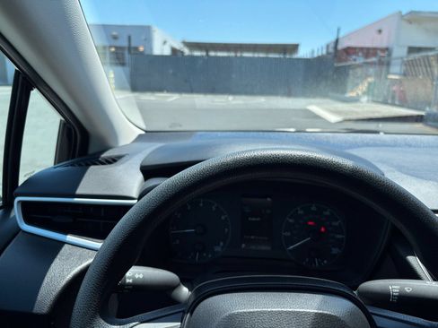 Used 2025 Toyota Corolla LE FWD image 34