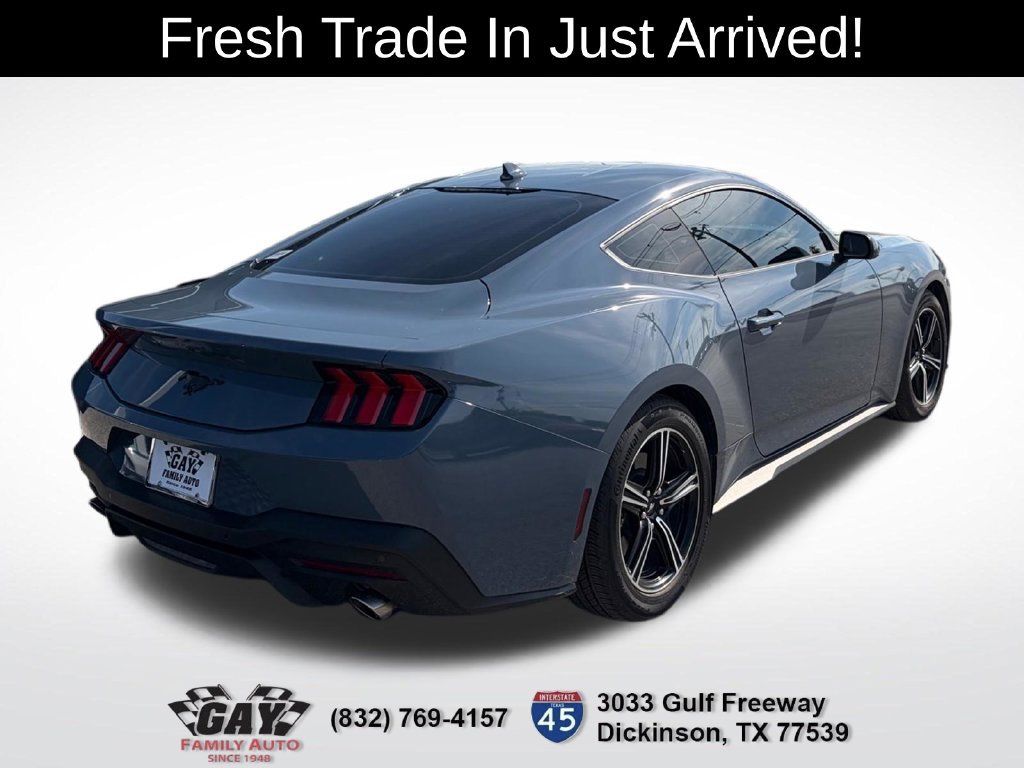 Used 2025 Ford Mustang Coupe RWD image 8