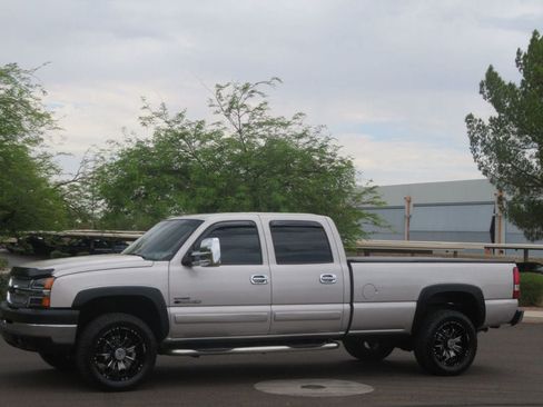 Used 2006 Chevrolet Silverado 2500 W/T w/ Heavy-Duty Power Package RWD image 1