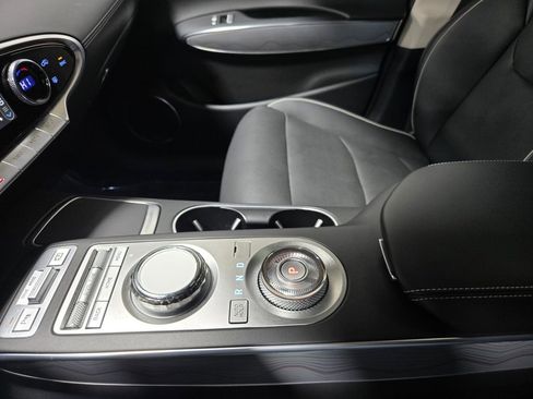 Used 2023 Genesis GV70 2.5T w/ Advanced Package image 29