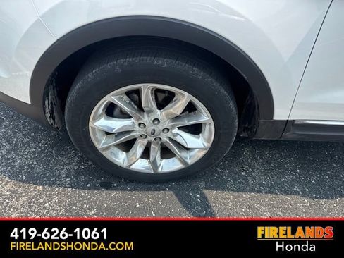 Used 2015 Ford Explorer XLT w/ Equipment Group 202B AWD/4WD image 13