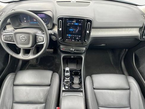 Used 2025 Volvo XC40 B5 Plus AWD/4WD image 12