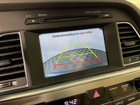 Used 2017 Hyundai Sonata Limited w/ Cargo Package FWD image 14
