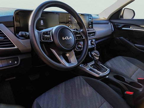 Certified 2024 Kia Seltos LX image 8