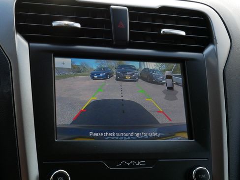 Used 2020 Ford Fusion SE FWD image 27
