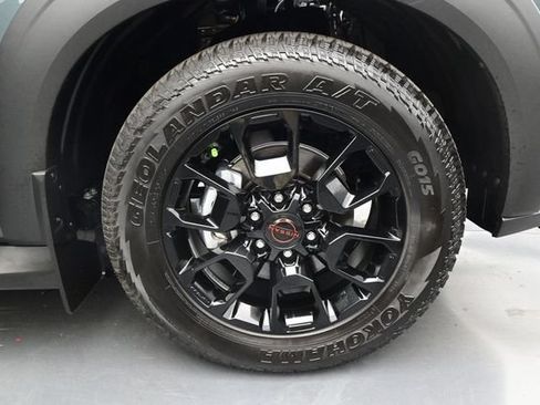 Used 2025 Nissan Armada PRO-4X w/ Pro-4X Premium Package AWD/4WD image 19