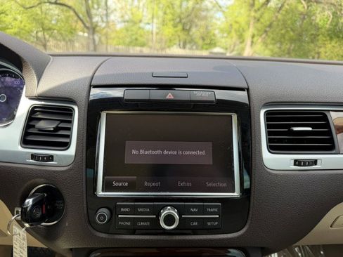 Used 2013 Volkswagen Touareg Executive image 14