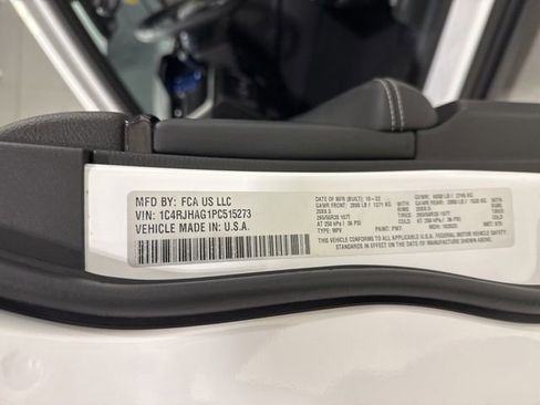 Used 2023 Jeep Grand Cherokee Altitude image 31