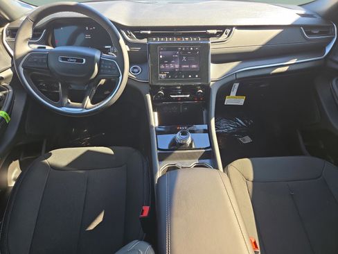 New 2025 Jeep Grand Cherokee Laredo X image 9