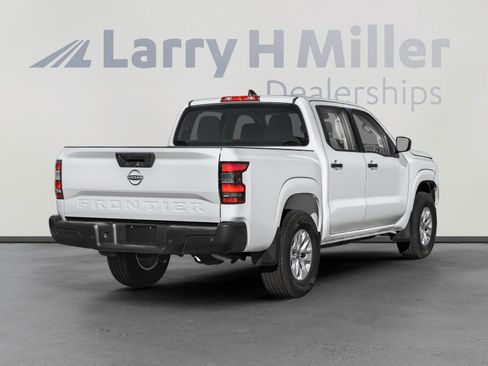 New 2026 Nissan Frontier SV image 2