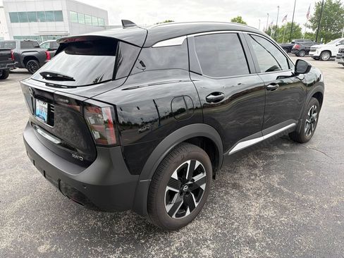 Used 2025 Nissan Kicks SV w/ SV Premium Package AWD/4WD image 3