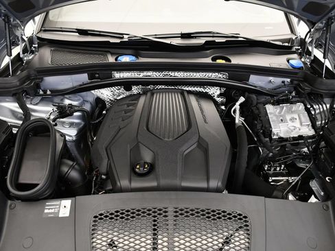 Certified 2026 Porsche Macan AWD/4WD image 12