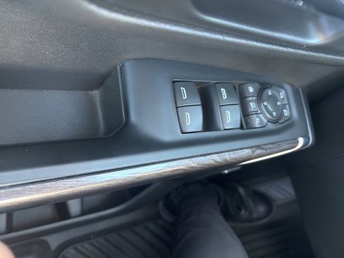 Used 2022 Chevrolet Silverado 3500 LTZ w/ LTZ Convenience Package image 21