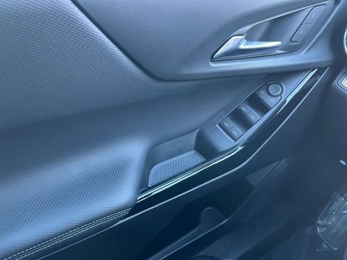 Used 2025 Chevrolet Equinox LT image 18