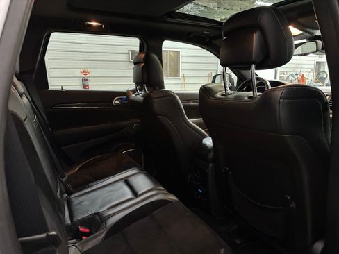 Used 2015 Jeep Grand Cherokee SRT w/ Trailer Tow Group IV AWD/4WD image 33