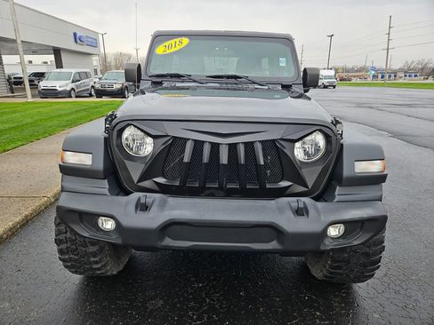 Used 2018 Jeep Wrangler Unlimited Sport S AWD/4WD image 3