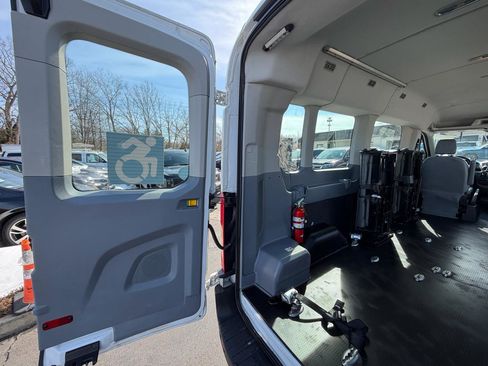 Used 2015 Ford Transit 350 XL image 28