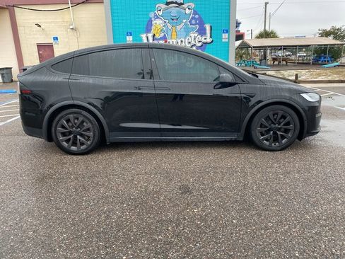 Used 2023 Tesla Model X image 2