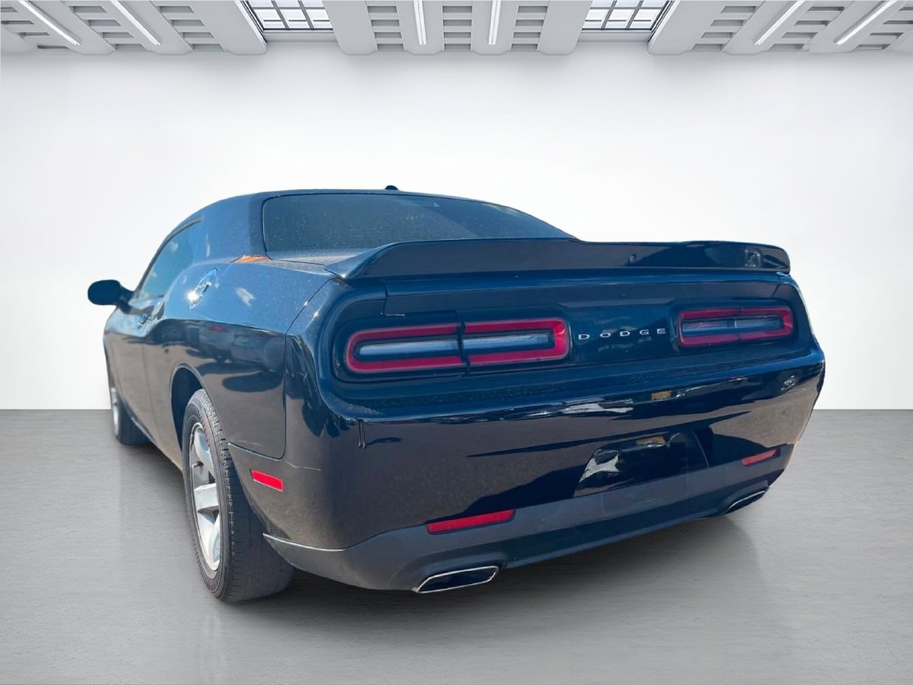 Used 2019 Dodge Challenger SXT RWD image 3