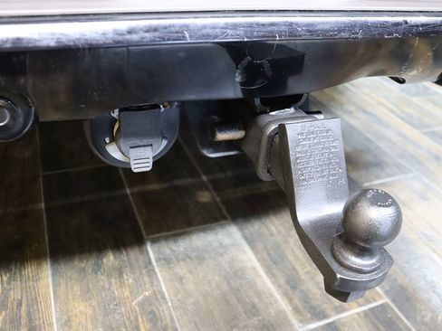 Used 2005 Cadillac Escalade ESV Platinum image 22