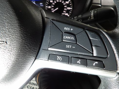 Used 2024 Nissan Altima 2.5 SV FWD image 20