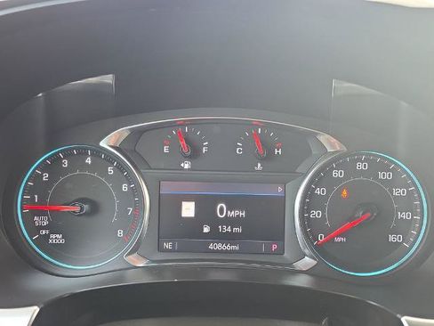 Used 2023 Chevrolet Traverse RS FWD image 22