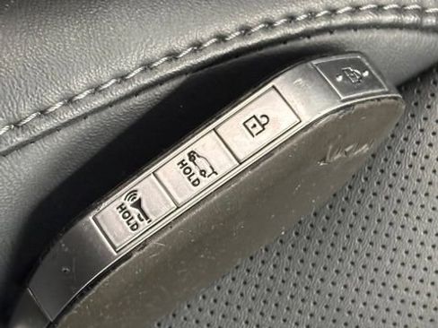 Used 2025 Kia Telluride S AWD/4WD image 41