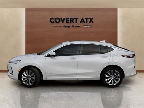 Used 2024 Buick Envista Avenir image 2
